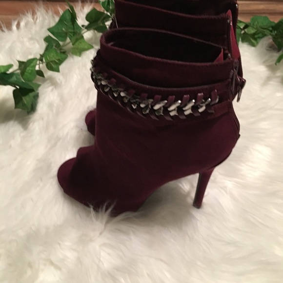 Wine Suede Open Toe Booties With Chain Detail NWT - Picture 4 of 6